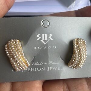 earrings decorated with pearls stainless steel